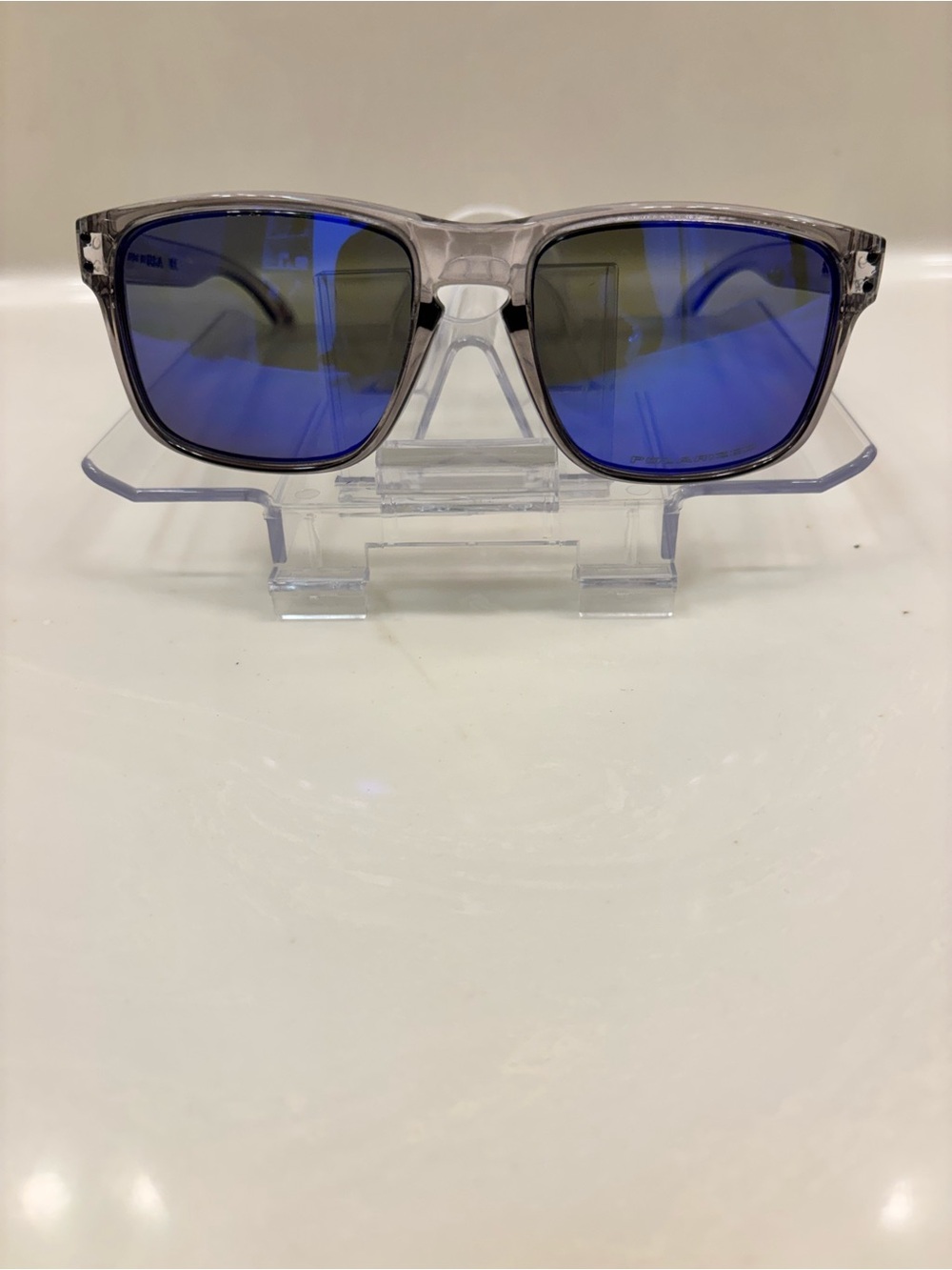 Oakley OO9102 Men's Sunglasses Gray Plastic Frame Blue Mirrored Lenses 57-18